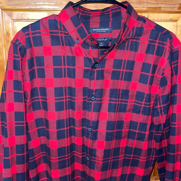 Banana Republic Other - Banana Republic untucked slim fit button down size medium